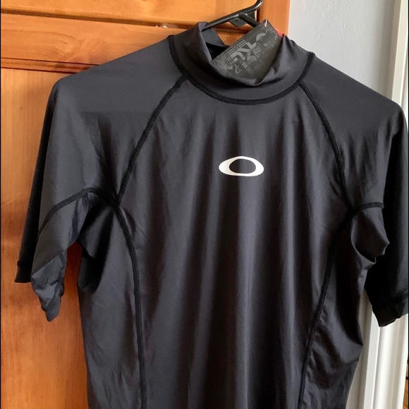 Black O’Neill rash guard - Picture 2 of 4